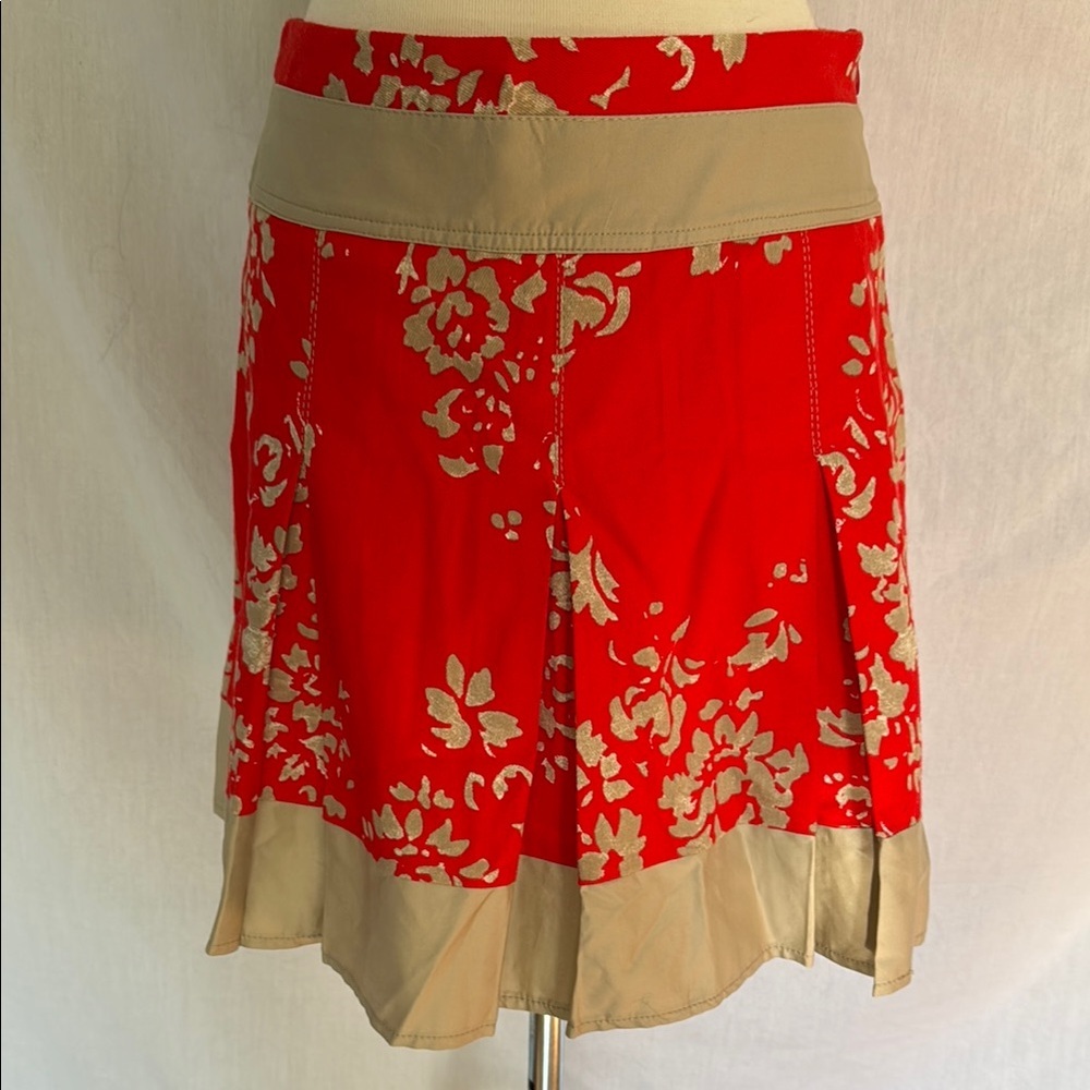 SFIZIO size 6 Floral Red and Tan Skirt